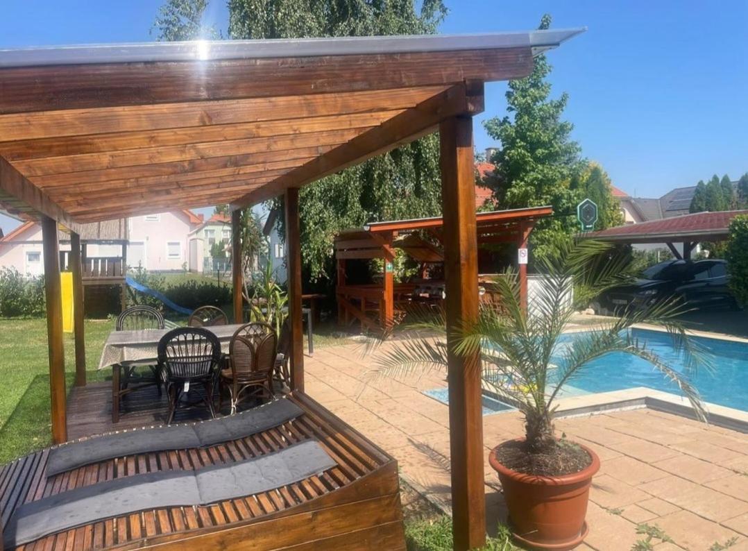 Hotel Patricia Panzio Bük Zewnętrze zdjęcie