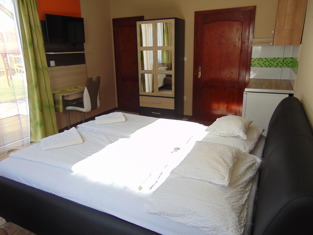 Hotel Patricia Panzio Bük Zewnętrze zdjęcie